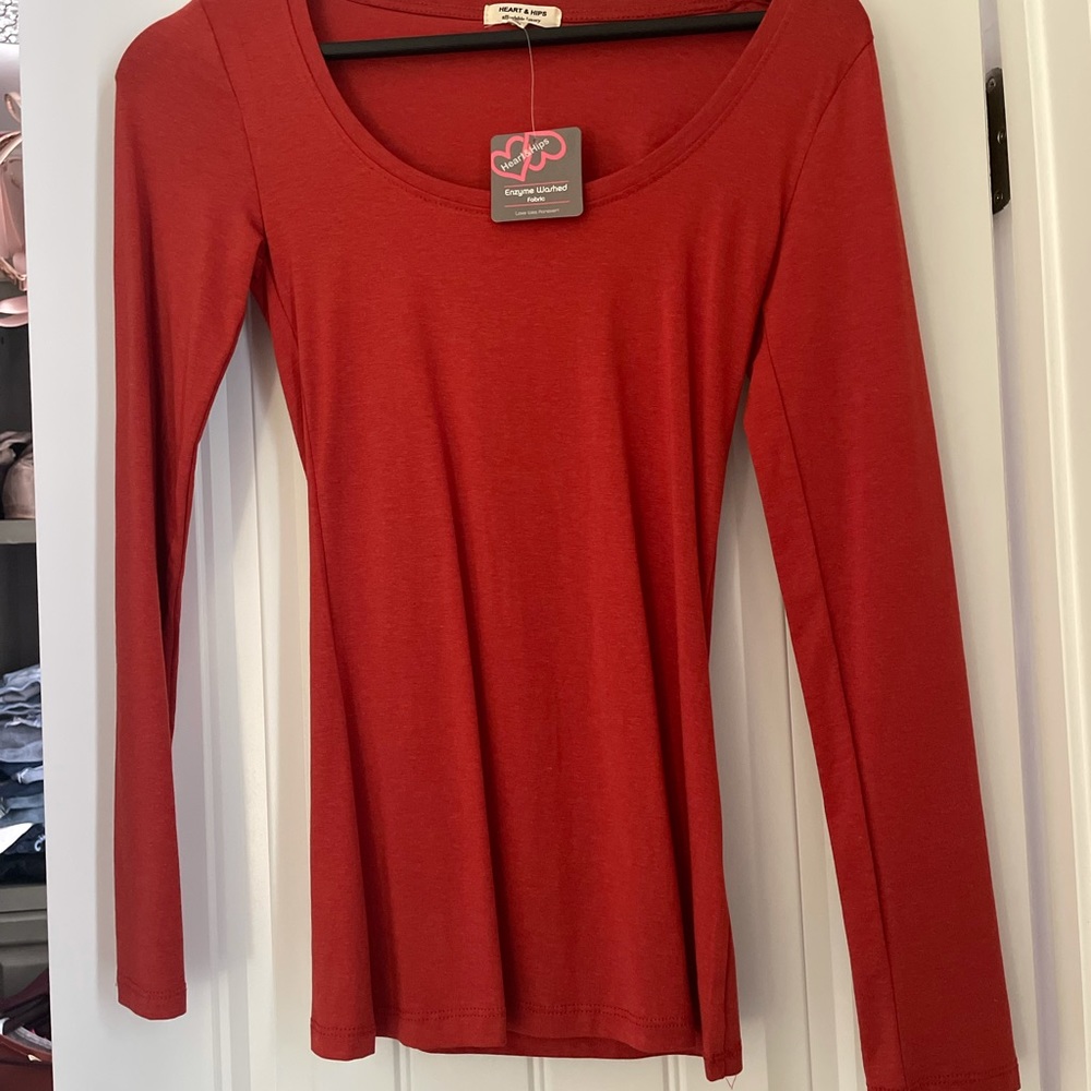 NWT Mindy Mae’s Market Super Soft Tee Size Small